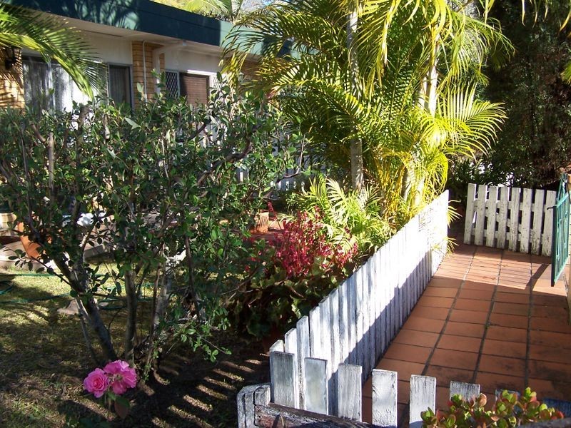 2/9 Bedser Street, Macgregor QLD 4109