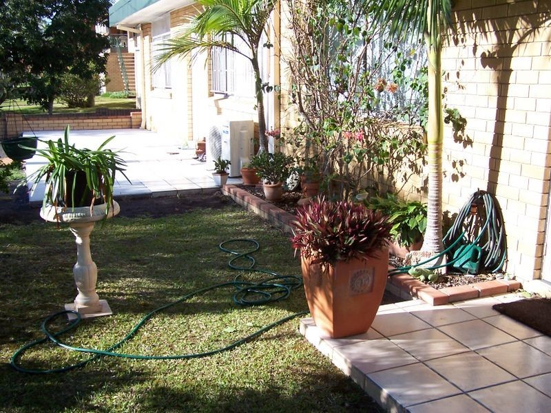 2/9 Bedser Street, Macgregor QLD 4109