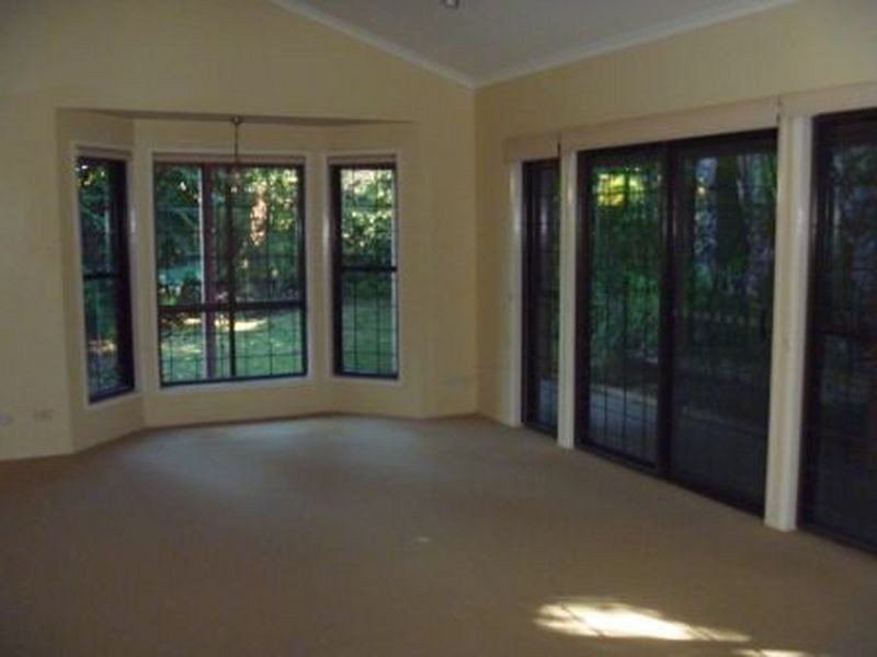 31 Lingle Street, Robertson QLD 4109