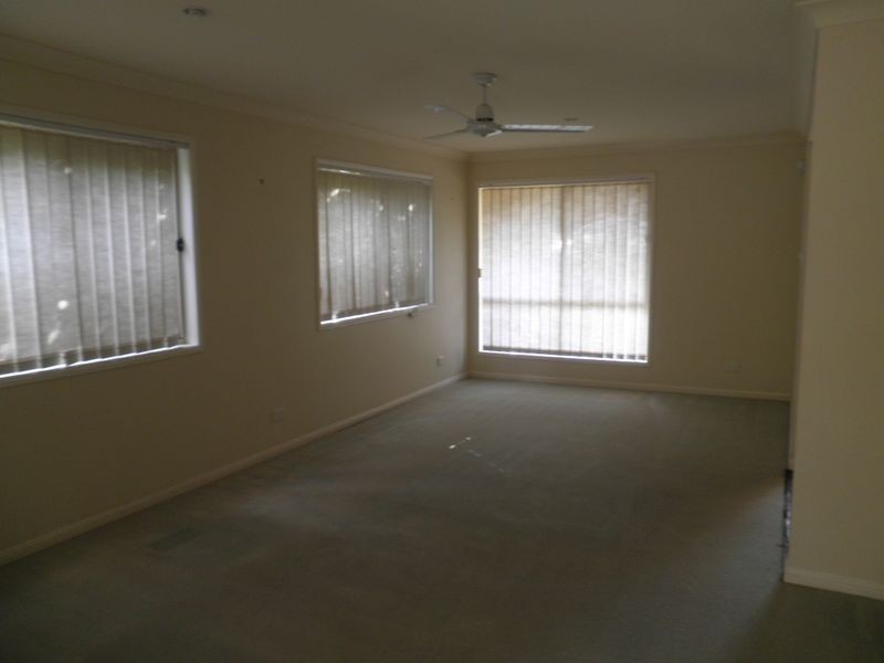 80 Oakleaf Street, Eight Mile Plains QLD 4113