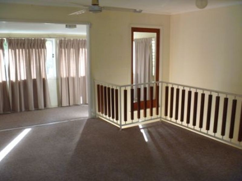 38 Springfield St, Macgregor QLD 4109