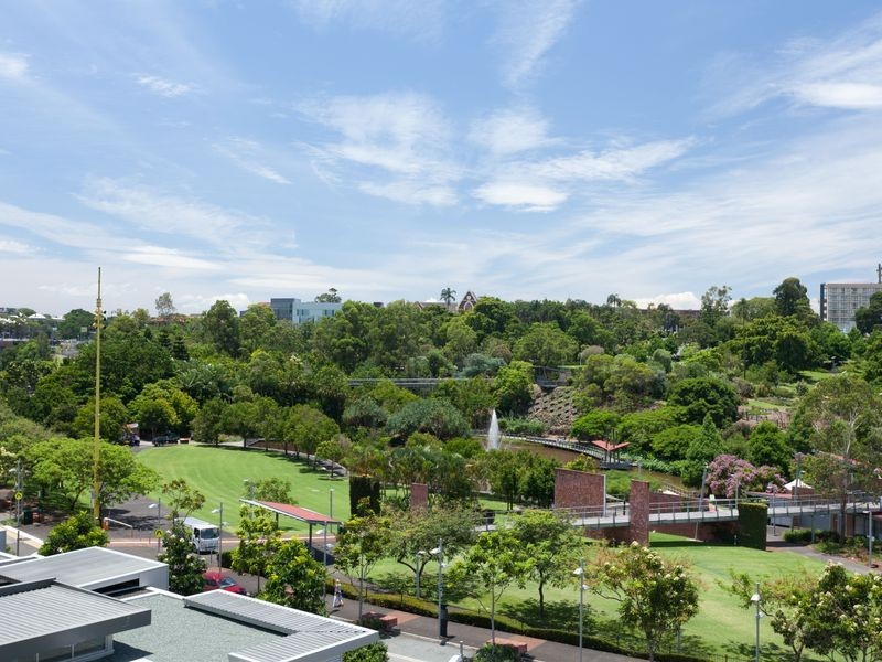 3017/3 Parkland Boulevard, Brisbane QLD 4000
