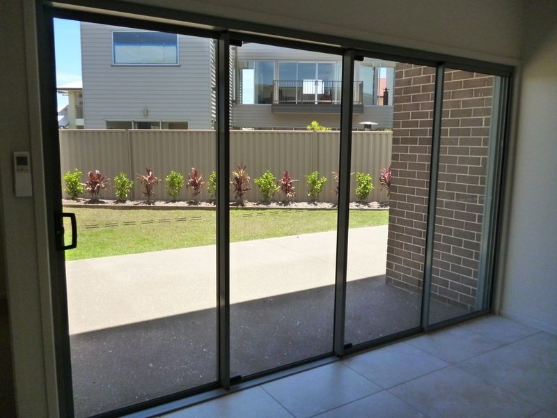 8 Nile Street, Wakerley QLD 4154
