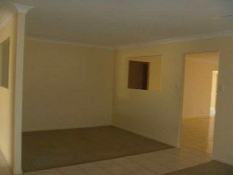 86 Oakleaf Street, Eight Mile Plains QLD 4113