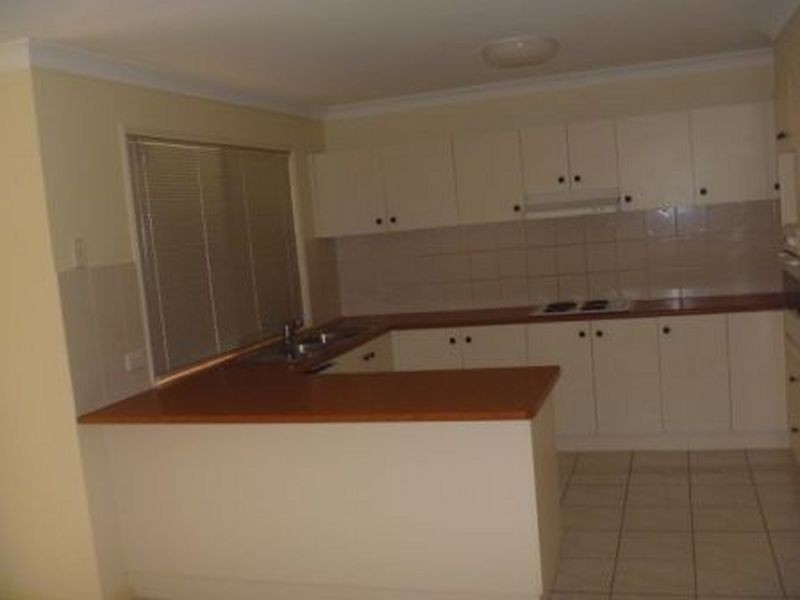 86 Oakleaf Street, Eight Mile Plains QLD 4113