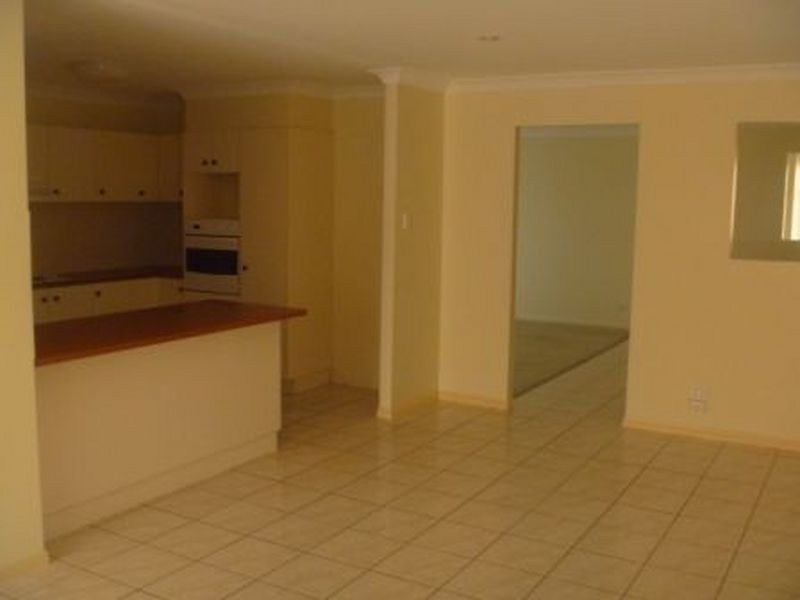 86 Oakleaf Street, Eight Mile Plains QLD 4113