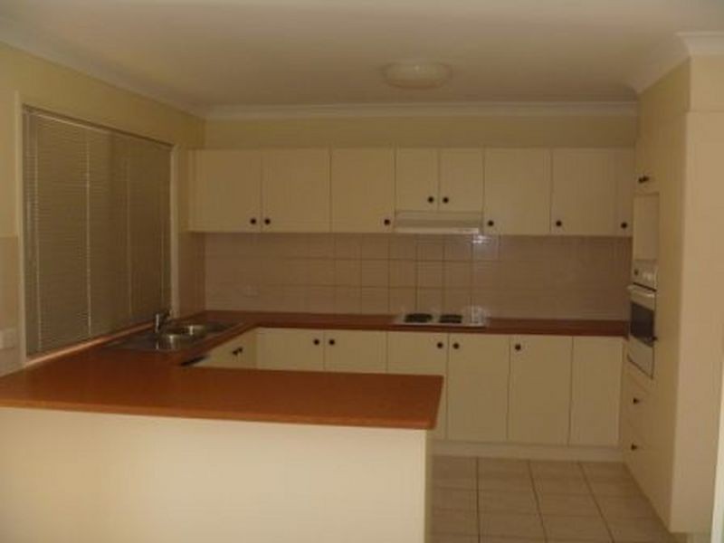 86 Oakleaf Street, Eight Mile Plains QLD 4113