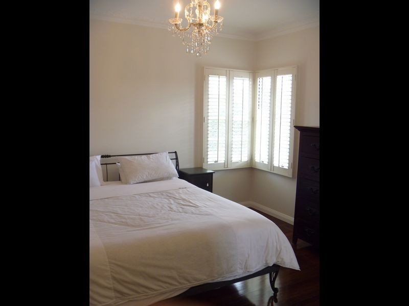 19 Woodstock St, Toowong QLD 4066