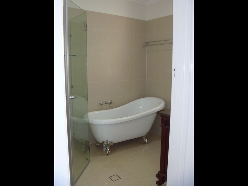 19 Woodstock St, Toowong QLD 4066