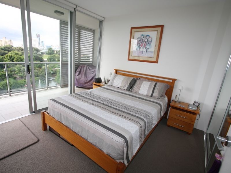 7076/7 Parkland Boulevard, Brisbane QLD 4000