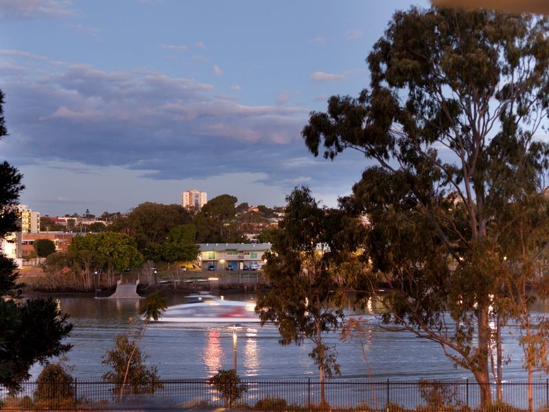 4/8 Dunmore Terrace, Auchenflower QLD 4066