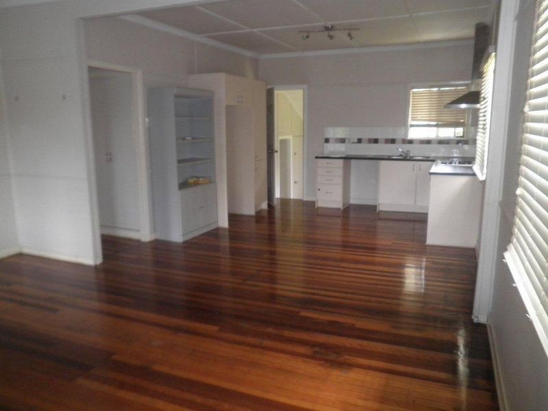 5 Clinton Street, Coopers Plains QLD 4108