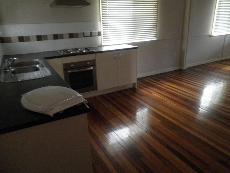 5 Clinton Street, Coopers Plains QLD 4108