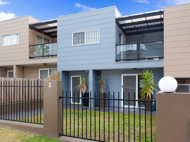 2/108 Nicholson Street, Greenslopes QLD 4120