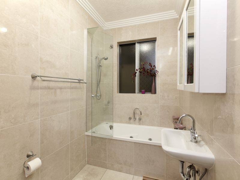 83 Oxford Terrace, Taringa QLD 4068