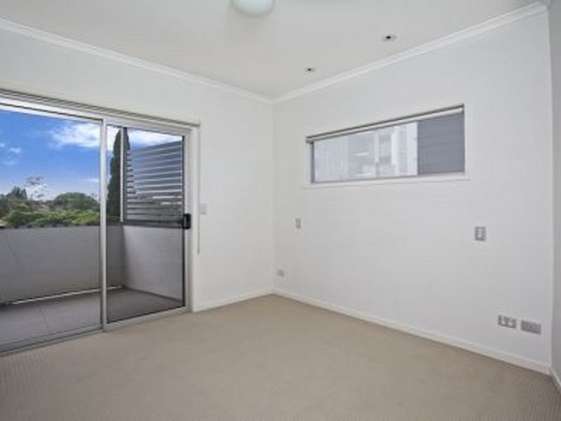 2/2170 Logan Road, Upper Mount Gravatt QLD 4122