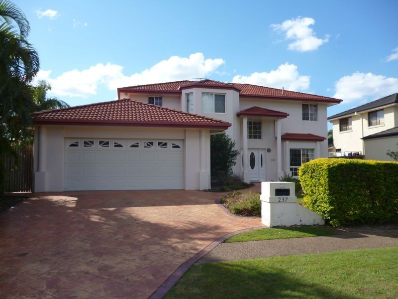 237 Cribb Road, Carindale QLD 4152