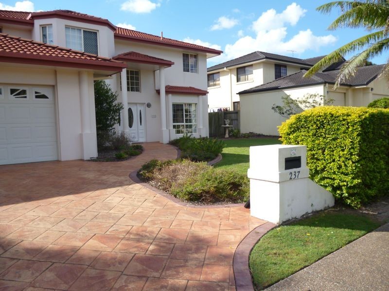 237 Cribb Road, Carindale QLD 4152