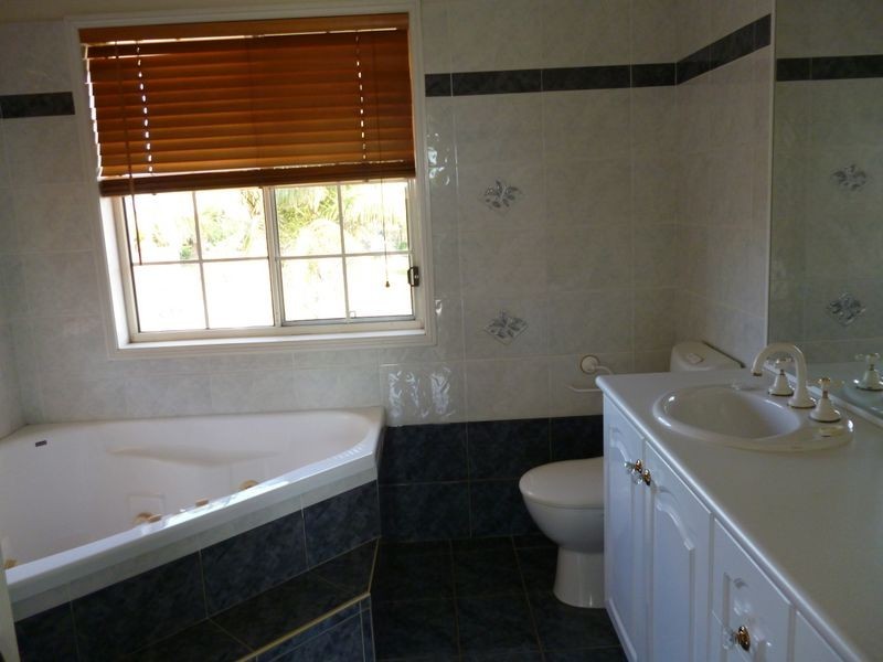 237 Cribb Road, Carindale QLD 4152