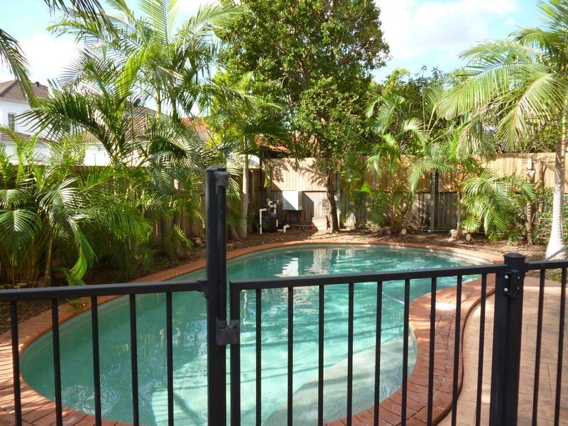 237 Cribb Road, Carindale QLD 4152