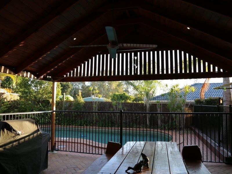 63 Bannockburn Crescent, Parkinson QLD 4115