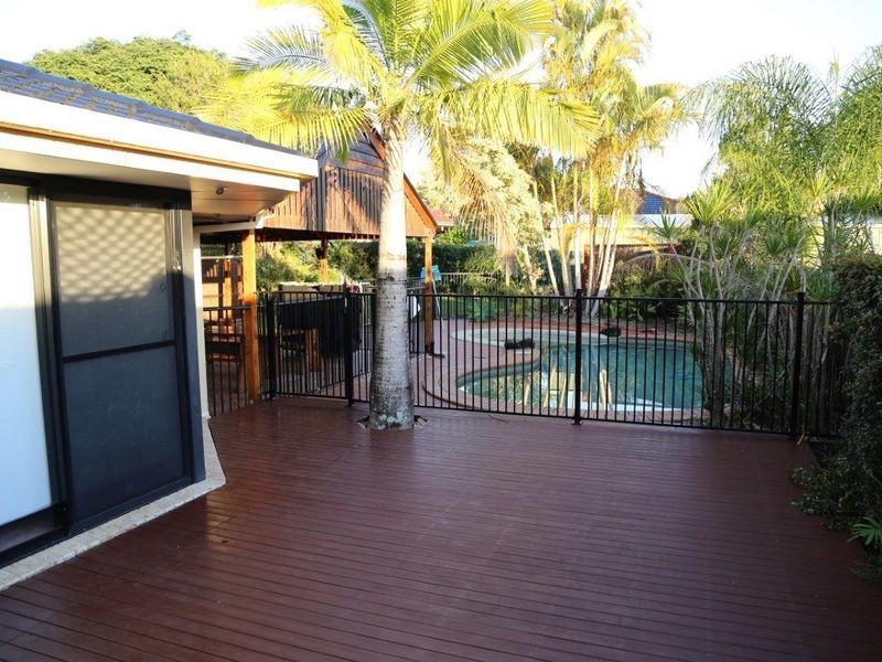 63 Bannockburn Crescent, Parkinson QLD 4115