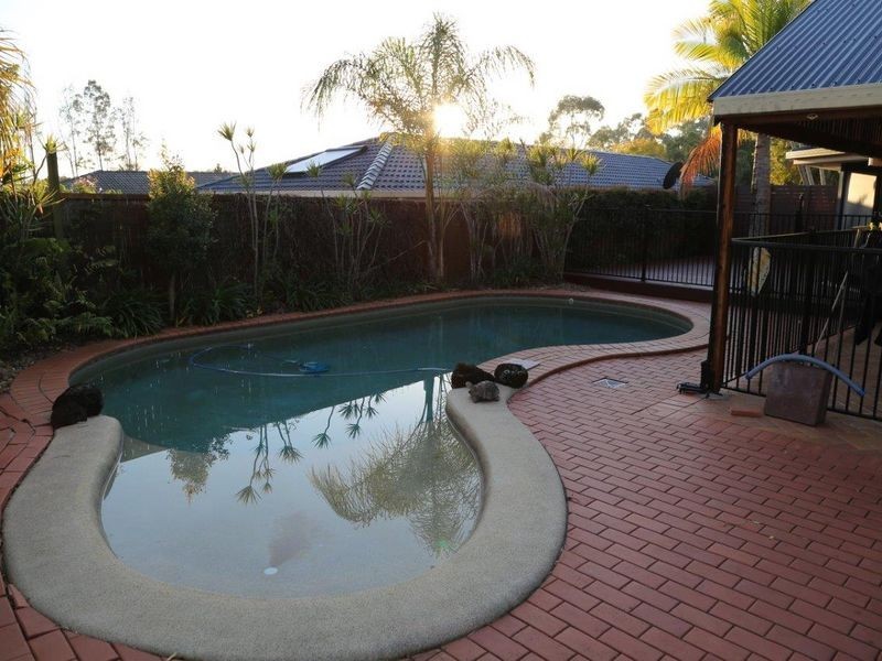 63 Bannockburn Crescent, Parkinson QLD 4115