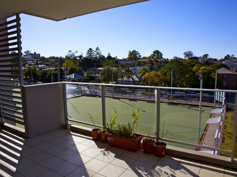 96/95 Clarence Road, Indooroopilly QLD 4068