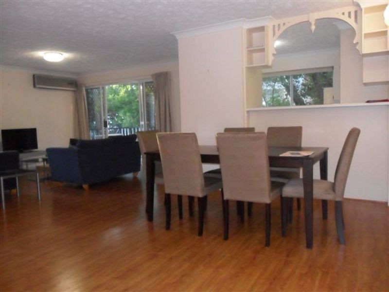 1/5 Norwood Street, Toowong QLD 4066