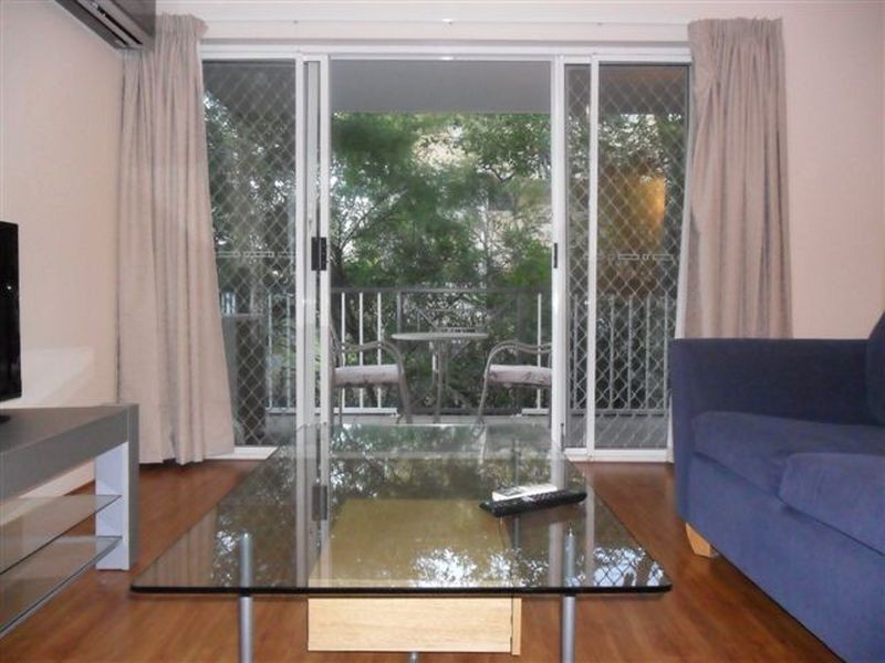 1/5 Norwood Street, Toowong QLD 4066