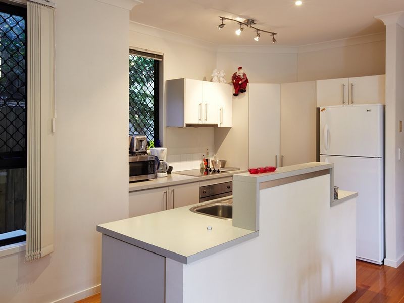 3/8 Campus Street, Indooroopilly QLD 4068