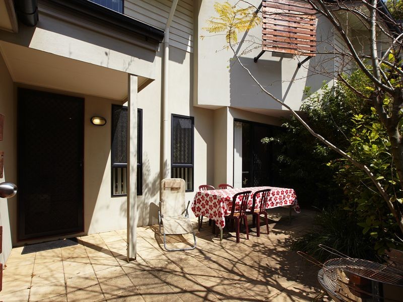 3/8 Campus Street, Indooroopilly QLD 4068