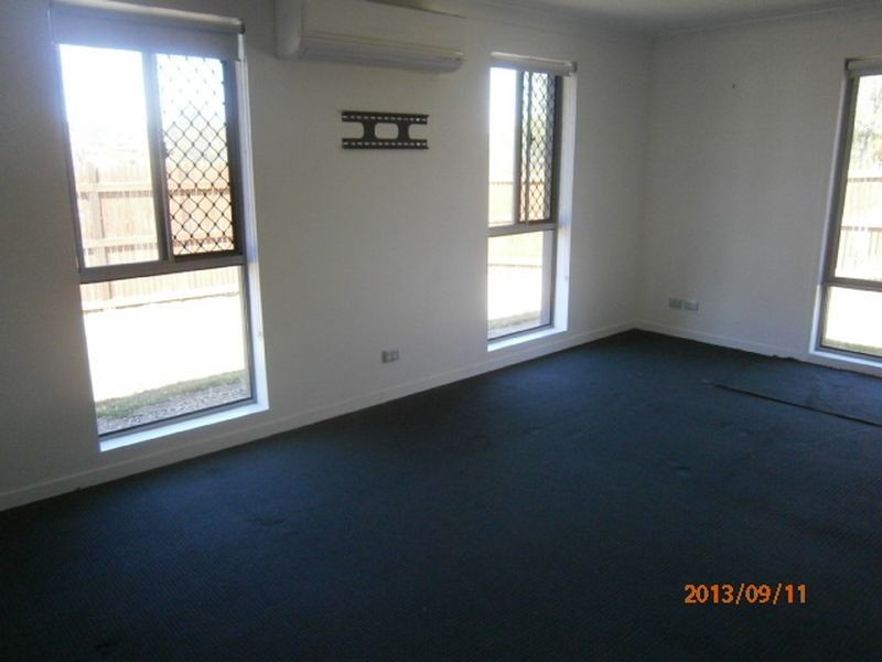 2 Miena Close, Riverhills QLD 4074