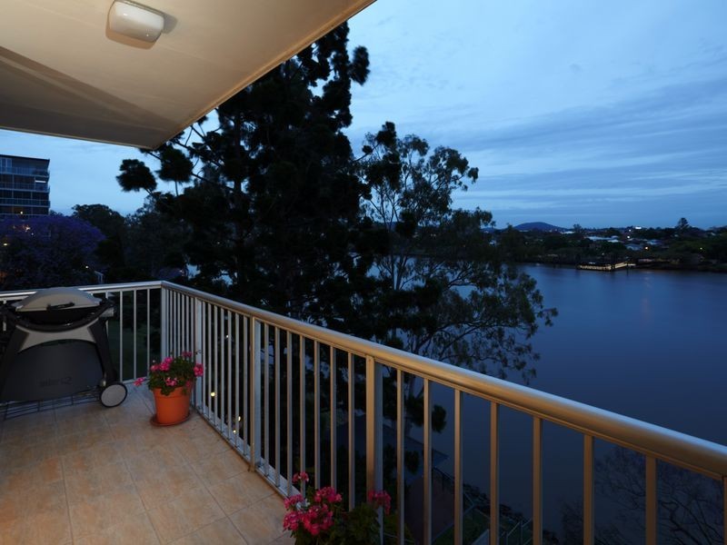 12/82 Macquarie Street, St Lucia QLD 4067