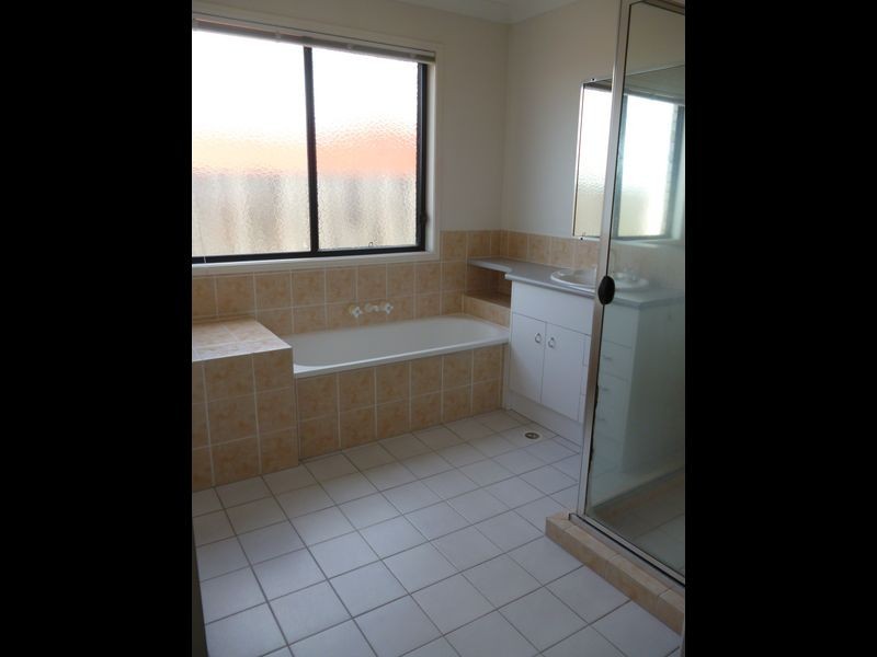 7 Wivenhoe Place, Runcorn QLD 4113