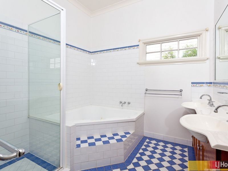 14 Haughton Street, Red Hill QLD 4059