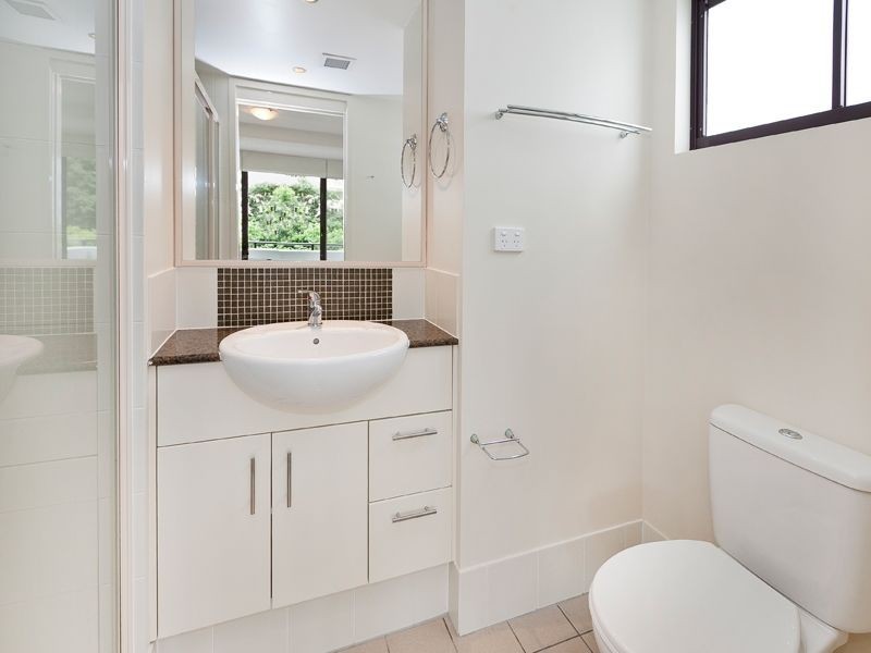 122/8 Land Street, Toowong QLD 4066