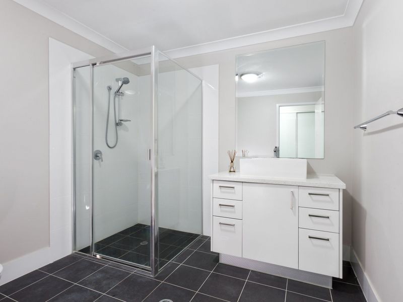 2/108 Nicholson Street, Greenslopes QLD 4120