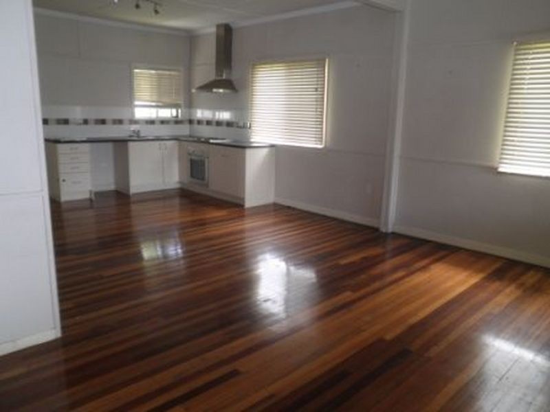 5 Clinton Street, Coopers Plains QLD 4108