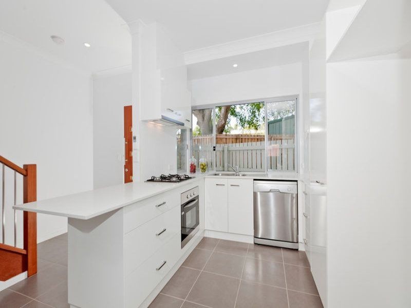 2/66 Days Avenue, Yeronga QLD 4104