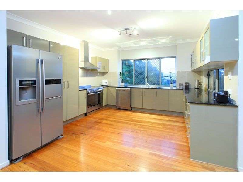 71 Moreton Avenue, Wynnum QLD 4178