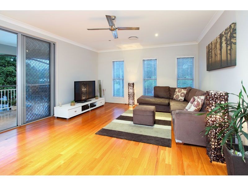 71 Moreton Avenue, Wynnum QLD 4178