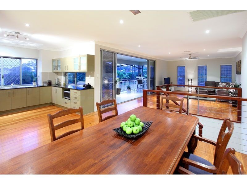 71 Moreton Avenue, Wynnum QLD 4178