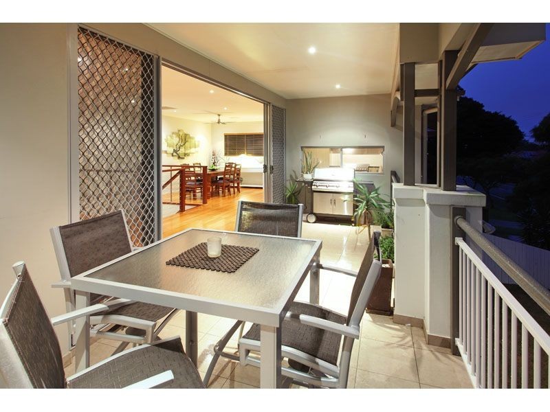 71 Moreton Avenue, Wynnum QLD 4178
