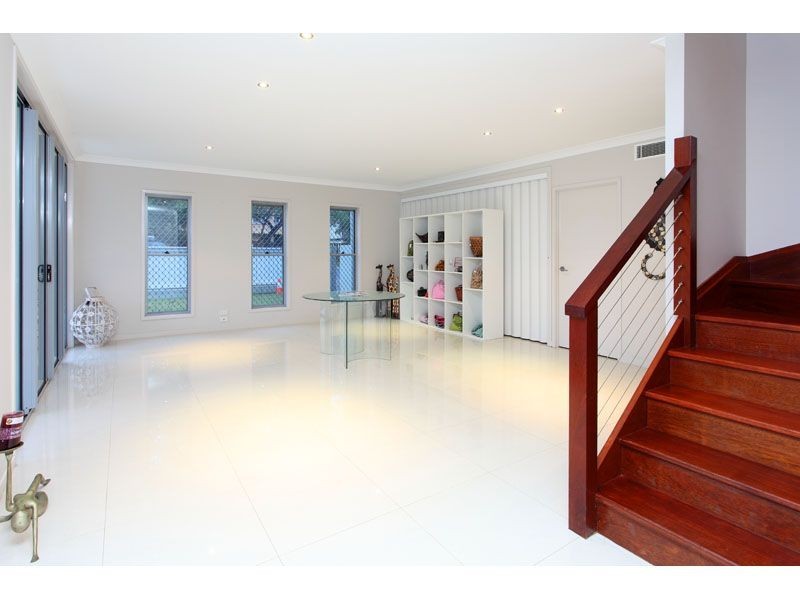 71 Moreton Avenue, Wynnum QLD 4178
