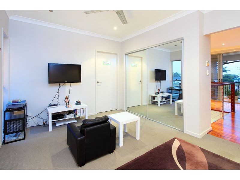 71 Moreton Avenue, Wynnum QLD 4178