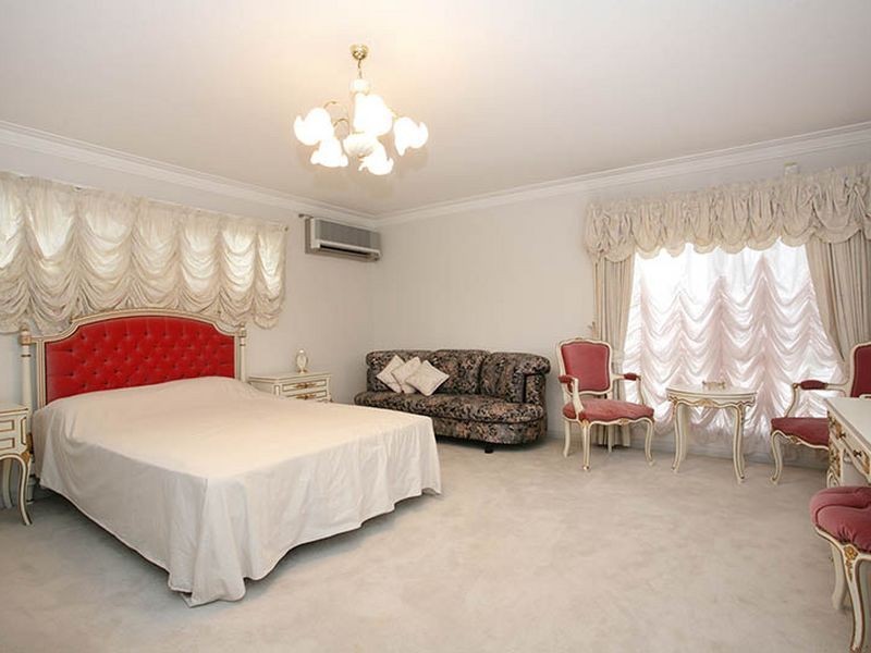 16 Delfin Drive, Macgregor QLD 4109