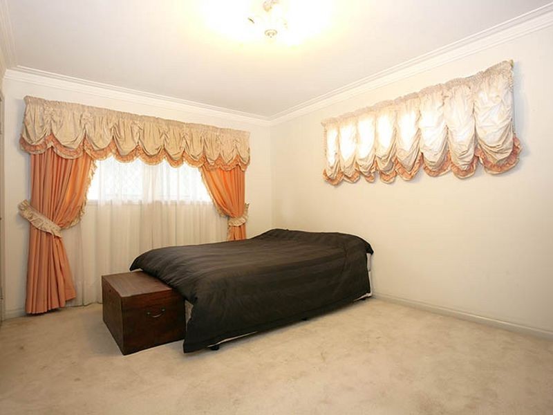 16 Delfin Drive, Macgregor QLD 4109