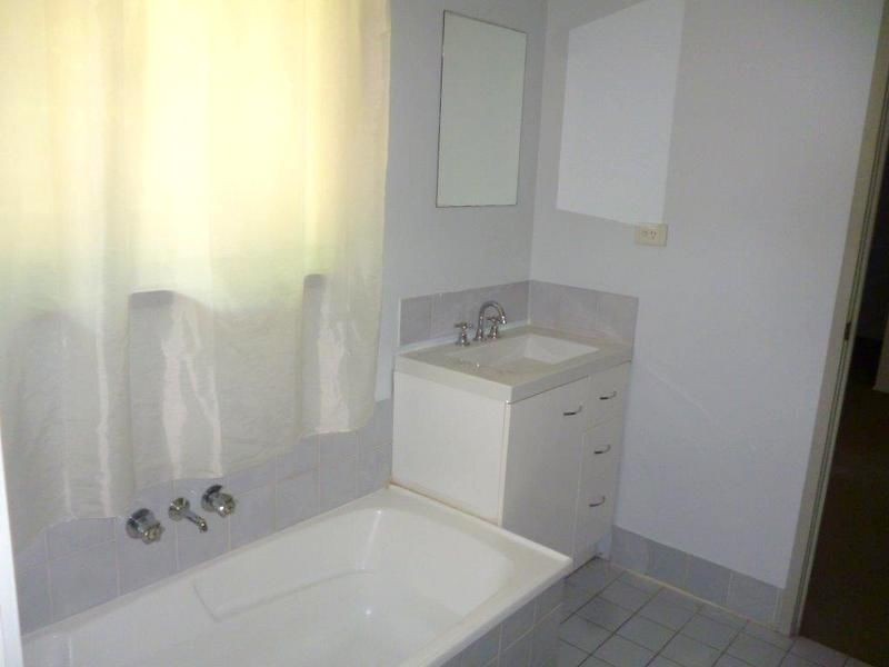 105 Dove Tree Crescent, Sinnamon Park QLD 4073