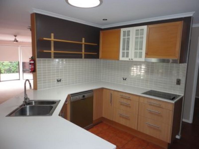 63 Bannockburn Crescent, Parkinson QLD 4115
